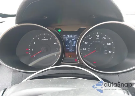 2012 Hyundai Veloster Base W/Red/Black z USA, uszkodzony, nr VIN KMHTC6AD2CU076787